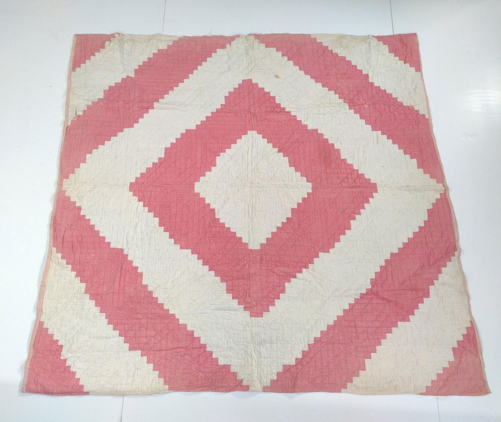 Vintage Pink and White Summer Quilt (1 of 8)