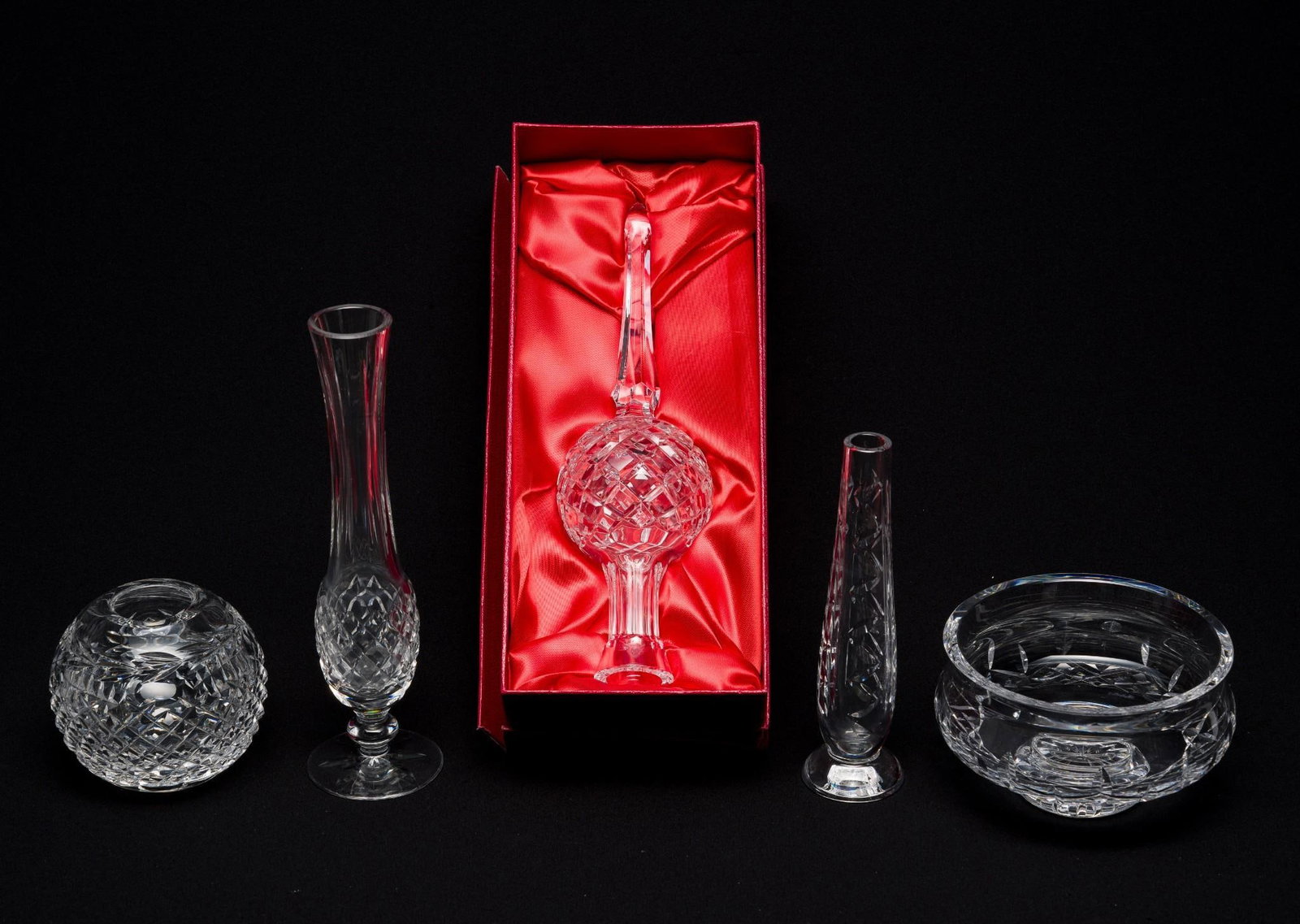 5 Pieces of Waterford Glass: Tree topper in original box. 1" to 12" overall. Good condition.