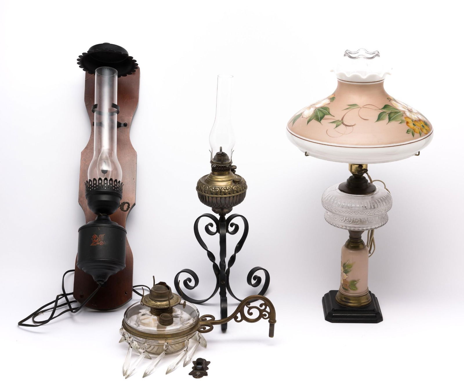4 Oil Lamps Incl Electric (1 of 7)
