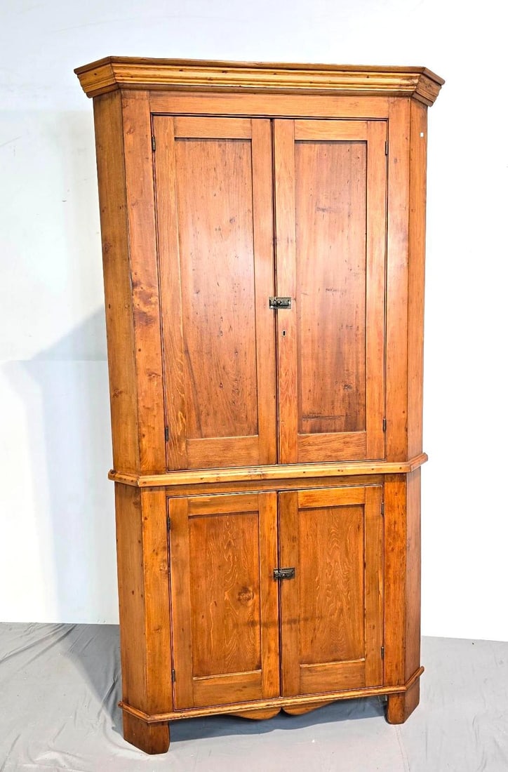 2 Part Antique Corner Cabinet (1 of 4)