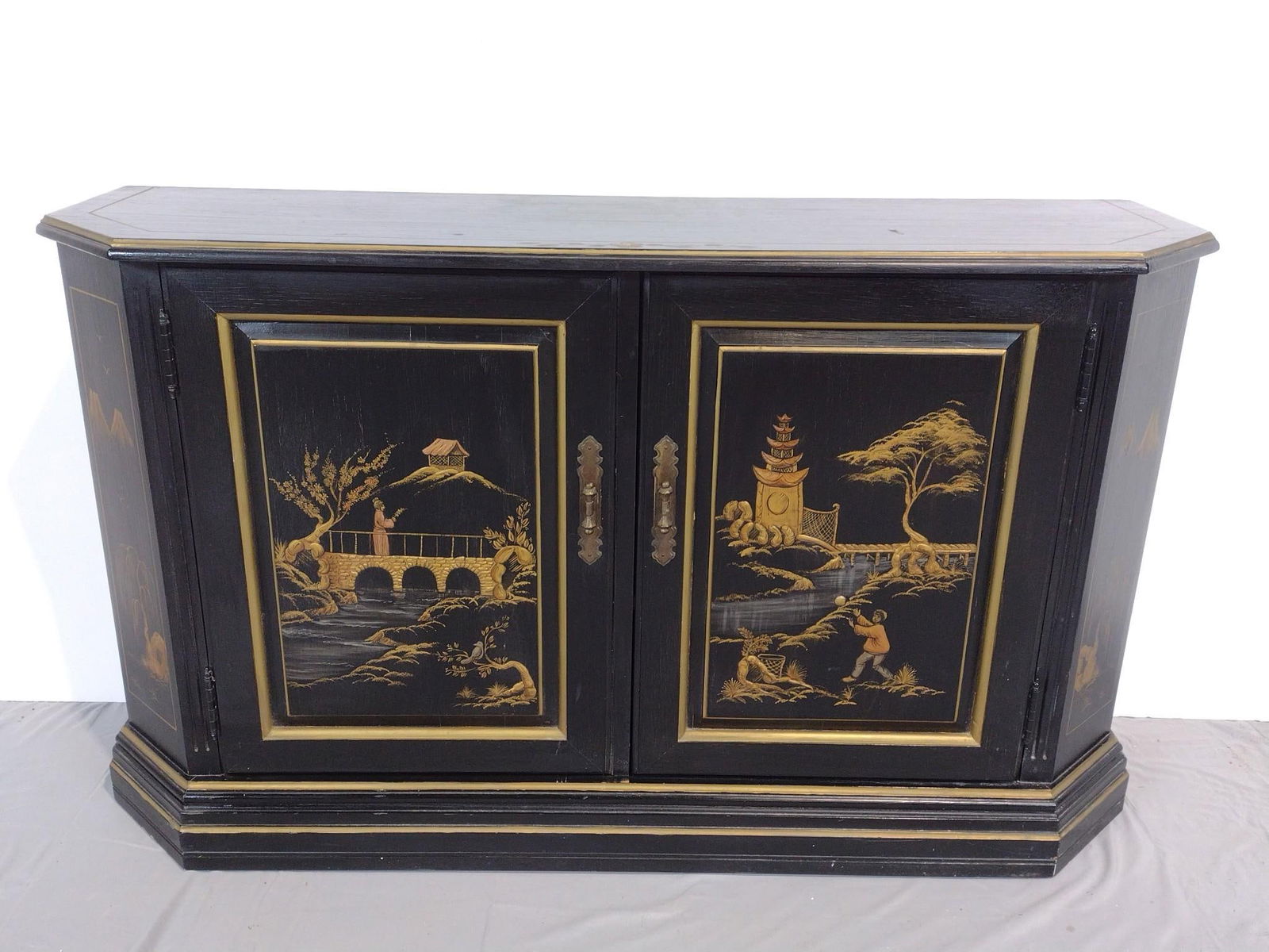 Habersham Painted Hall Cabinet (1 of 7)