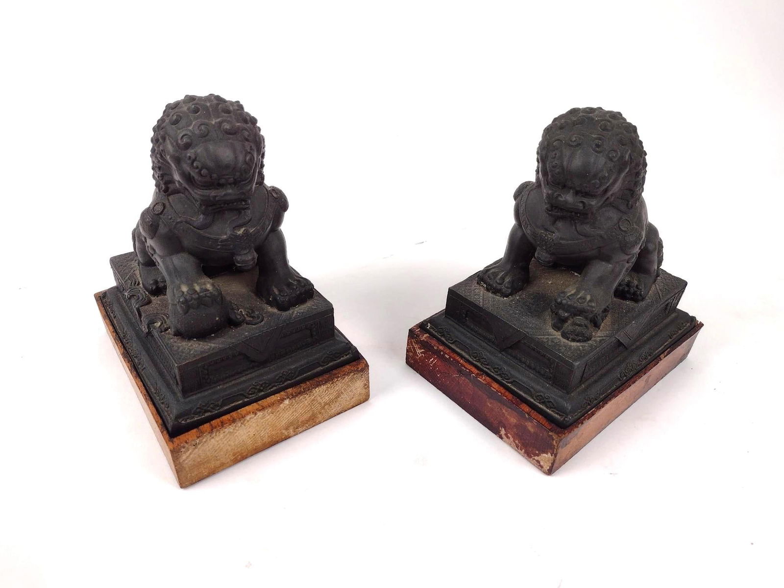 2 Foo Dog Figurines on Bases (1 of 2)