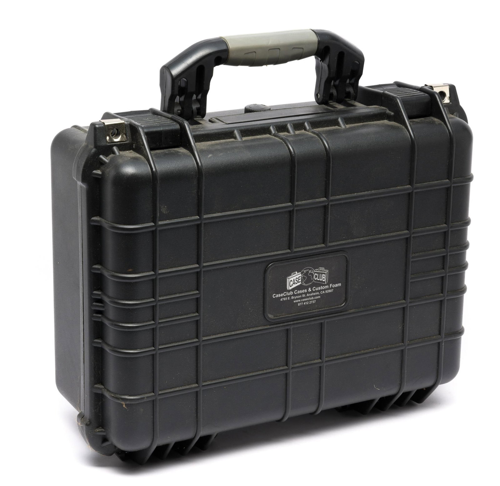 Case Club Gun Case: DESCRIPTION: Holds 3 pistols and up to 23 magazines. Waterproof case. MEASUREMENT: 17" wide x 7-1/2" deep x 13" high.