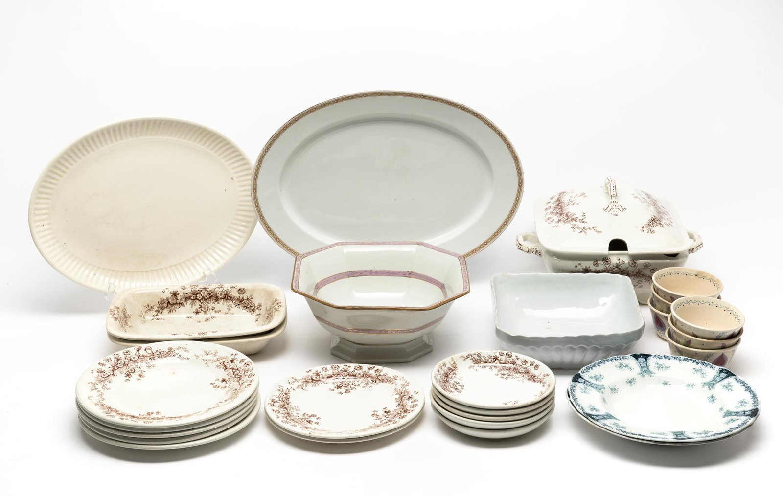 27 Pcs Dinnerware and Servingware (1 of 12)