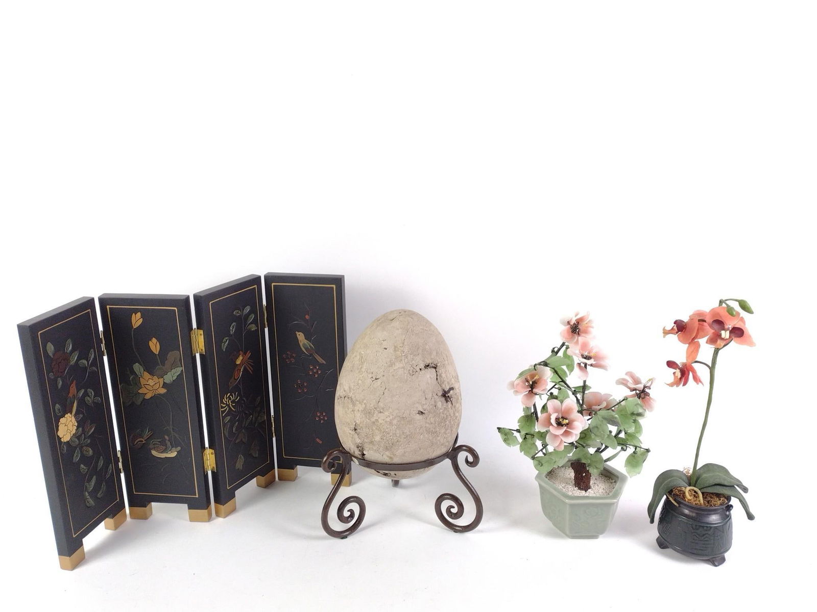 4 Household Articles incl Table Screen (1 of 4)