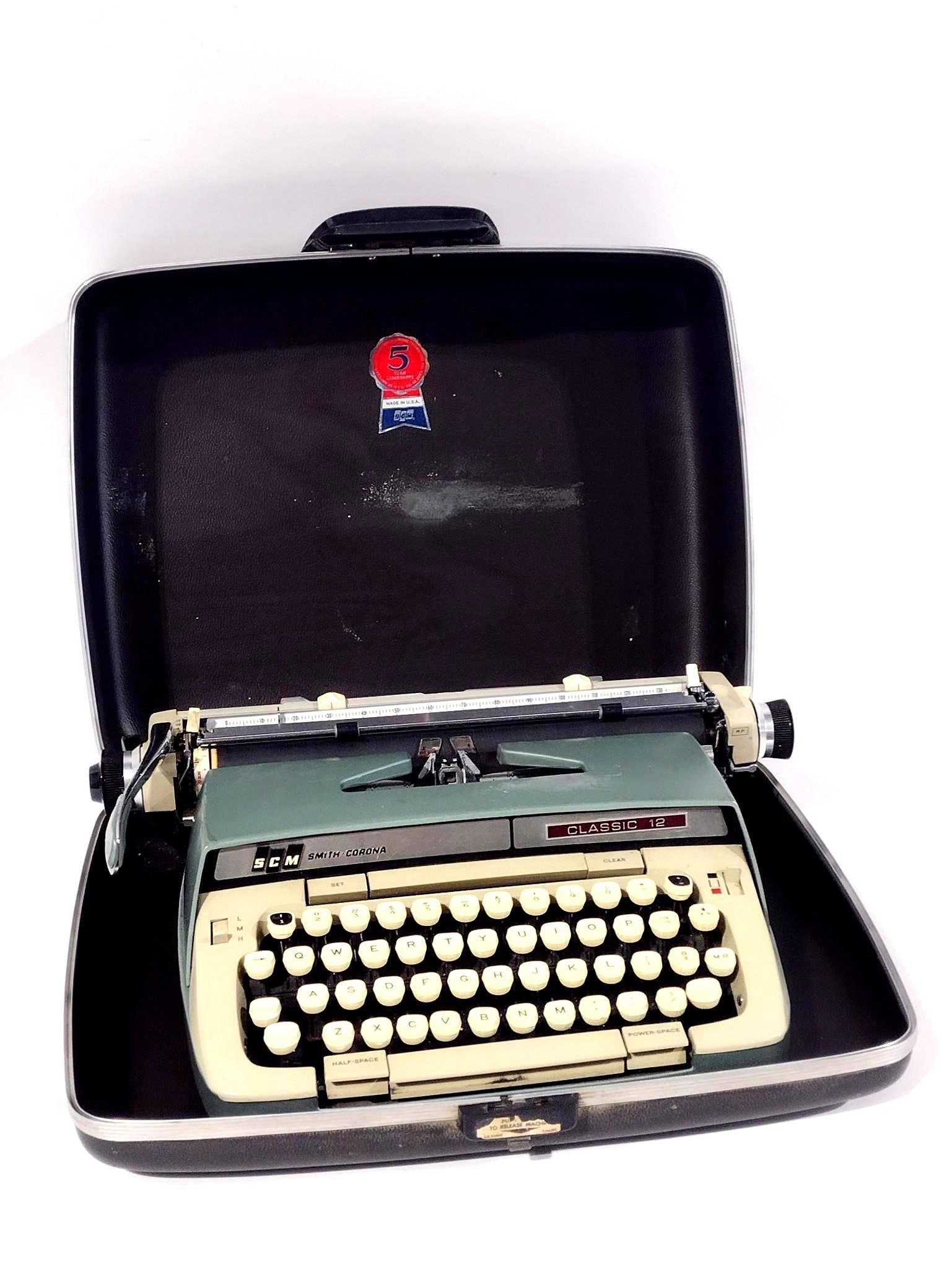 Smith Corona Classic 12 Typewriter (1 of 3)