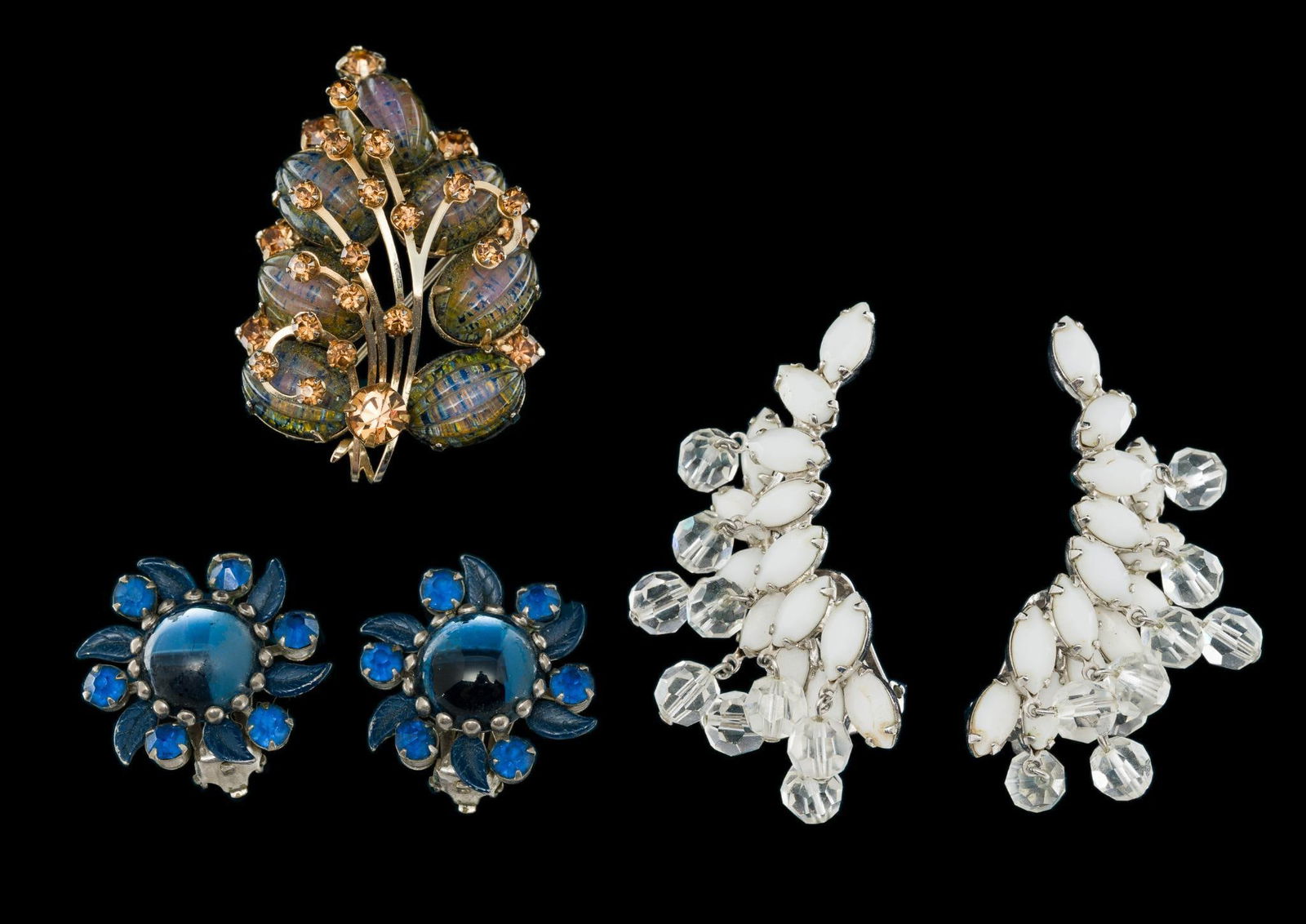 Kramer Brooch & 2 Pairs Weiss Earrings (1 of 7)