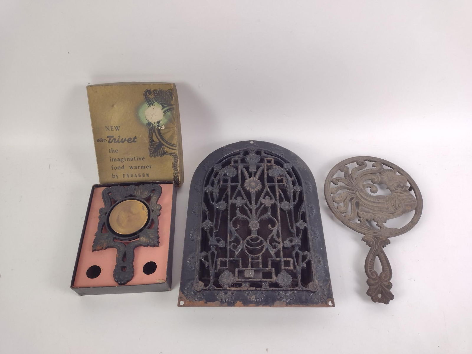 3 Pcs Antique Cast Iron incl Trivet (1 of 4)