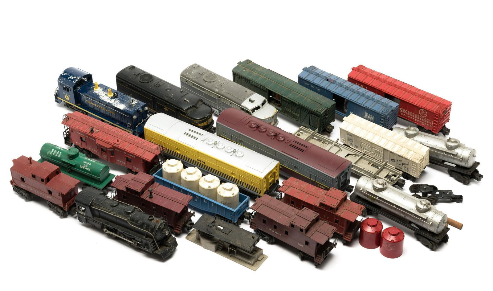 Large Lot of Lionel Engines & Cars (1 of 11)