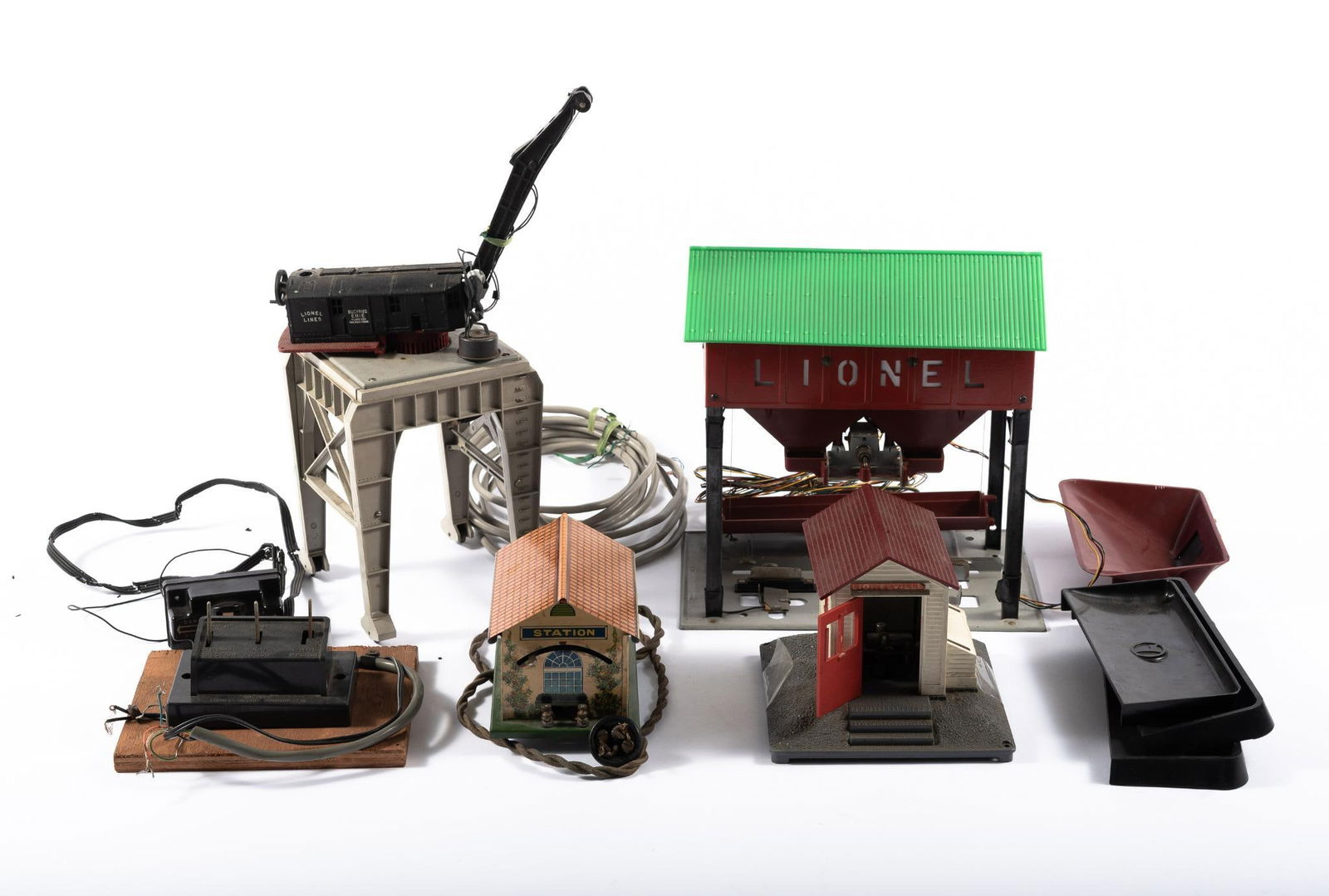 4 Lionel Electric Accessories (1 of 5)