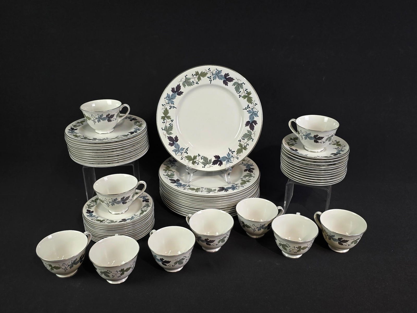 58 Pcs Royal Doulton "Burgundy" Dinnerware (1 of 3)