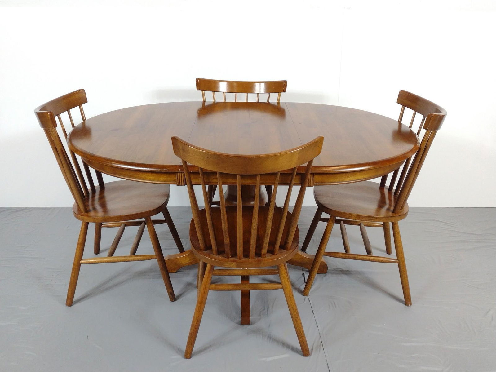 Thomasville Dining Table & Chair Set: NOT ELIGIBLE FOR IN-HOUSE SHIPPING. Table 42" diameter X 30" high. Table leaf 18" wide. Chairs 17-1/2" wide X 17" deep X 35" high.