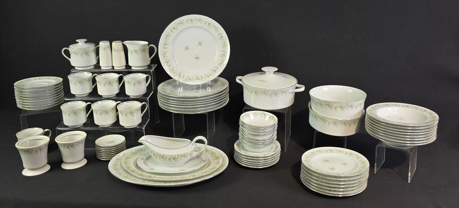 73 Pcs Johann Haviland Dinnerware (1 of 7)