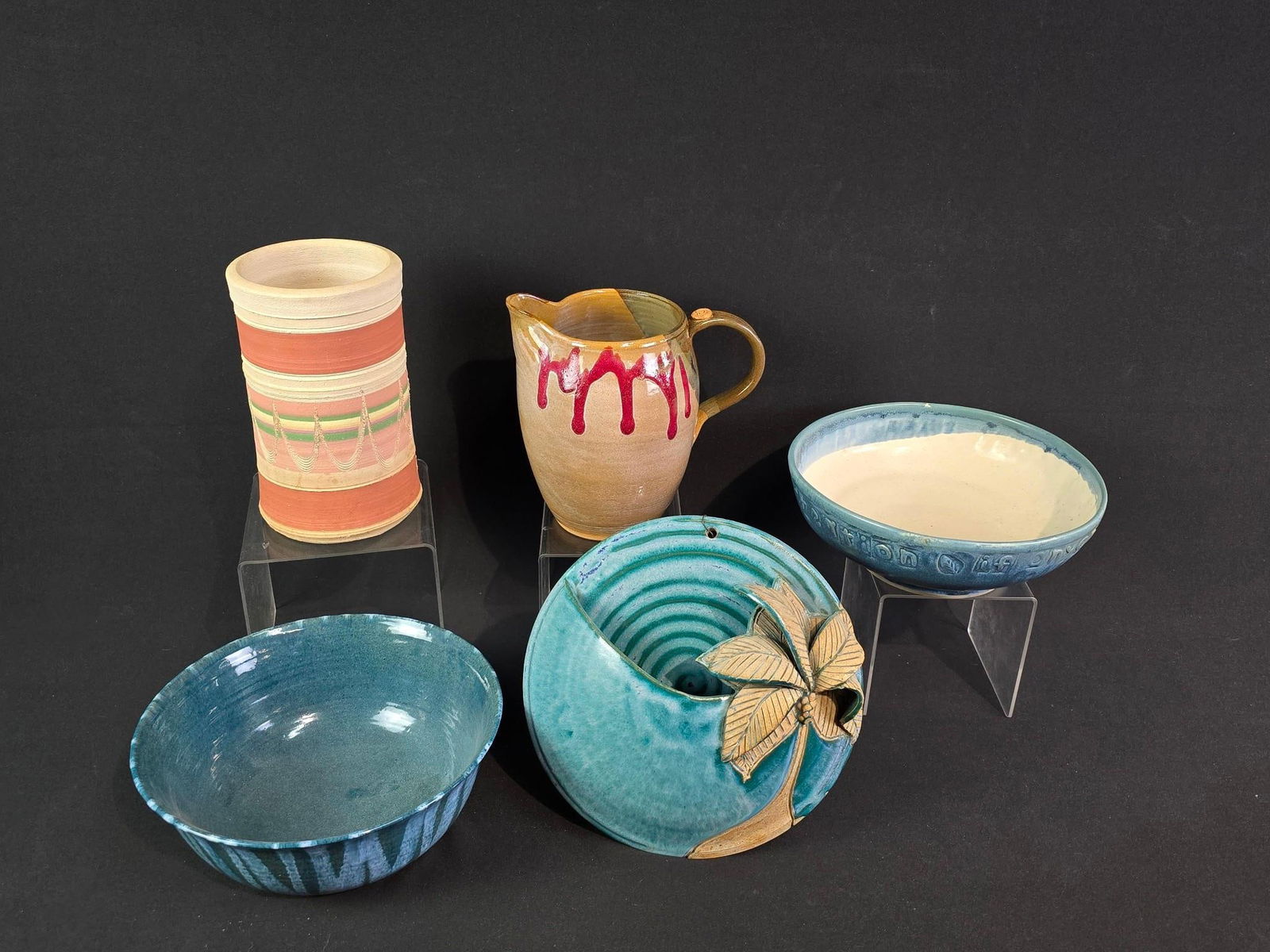 5 Ceramics incl Wall Pocket (1 of 8)