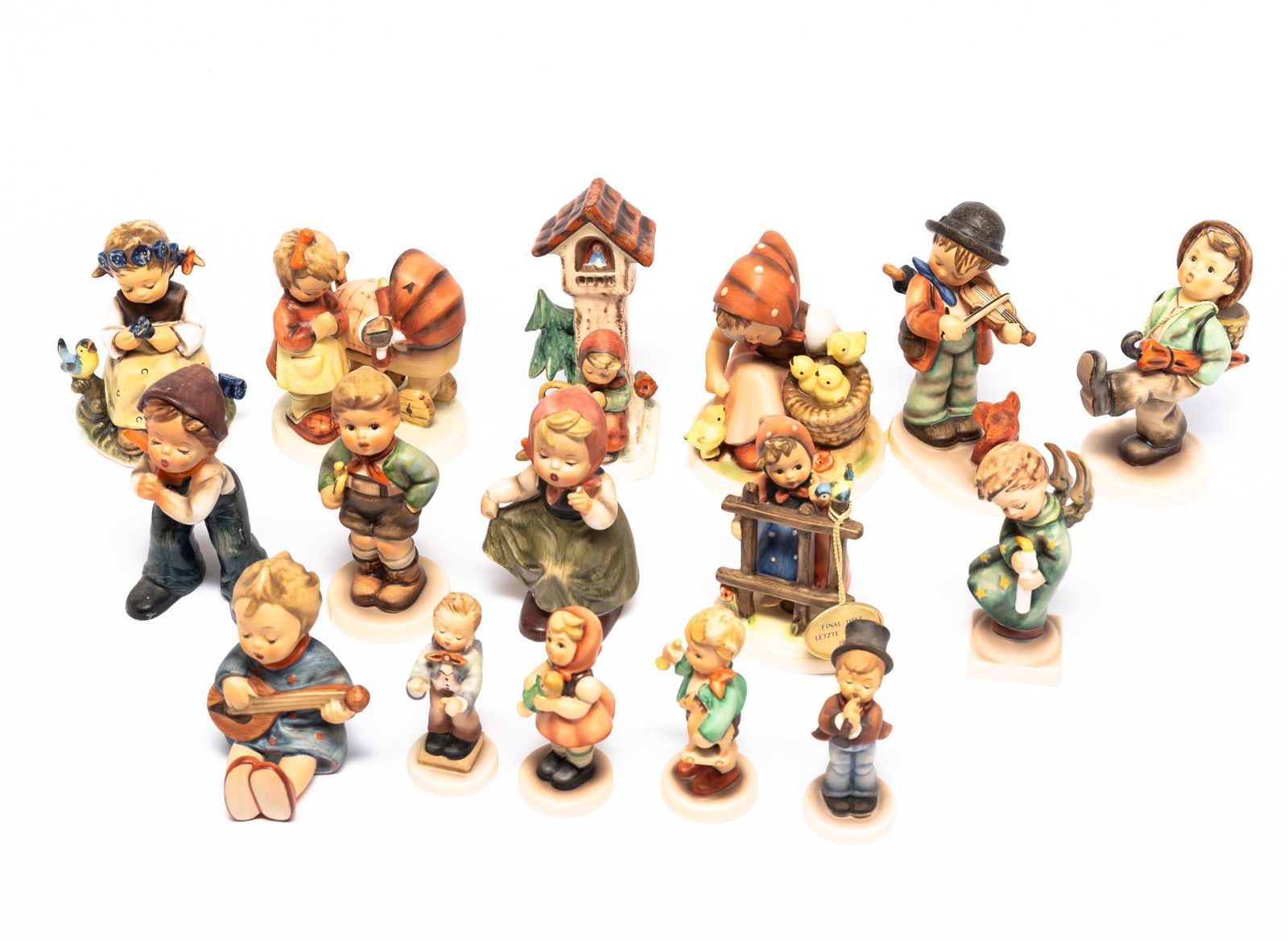 16 Figurines incl Hummel (1 of 9)