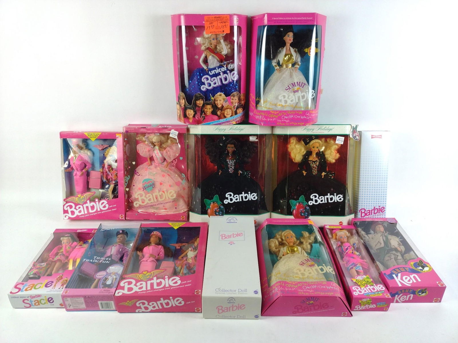 14 Vintage Barbies incl Unicef (1 of 13)