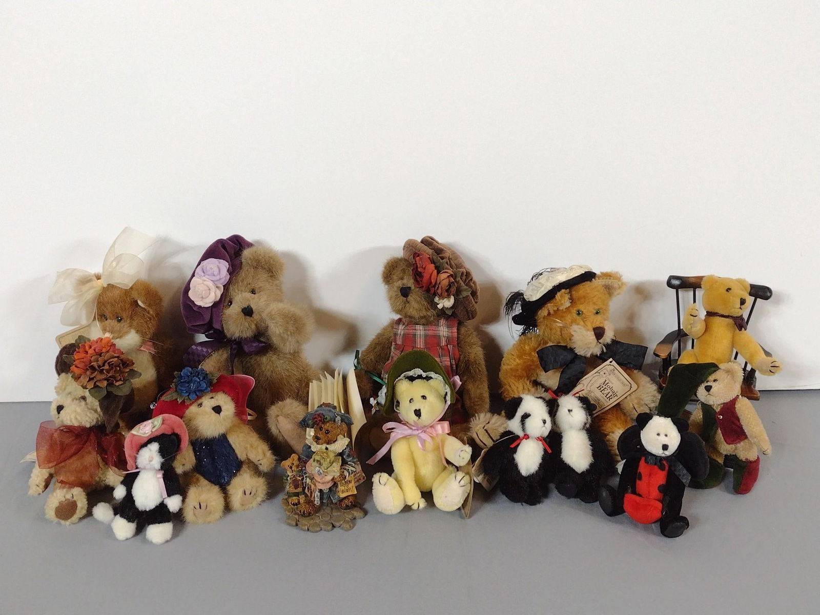 13 Vintage Boyd's Bears incl Mohair (1 of 5)