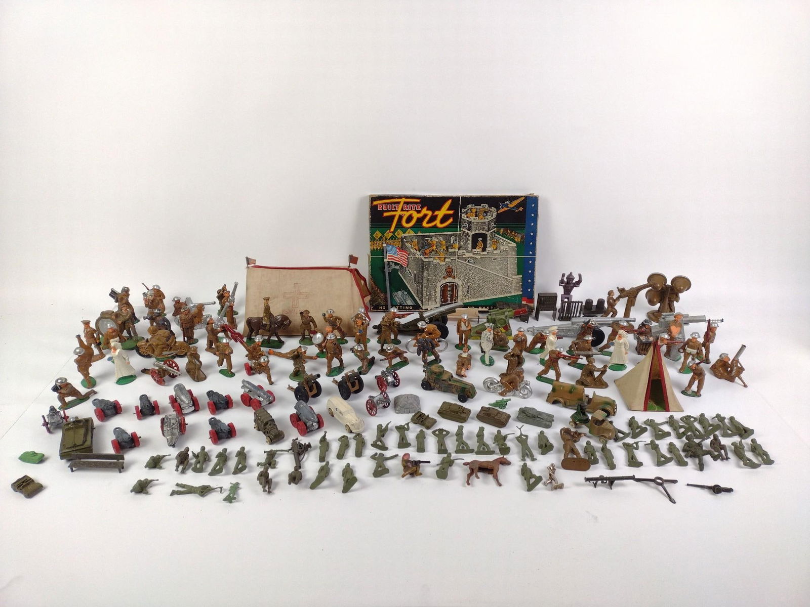 Large Grouping Built Rite Fort, Tent and Figurines (1 of 9)