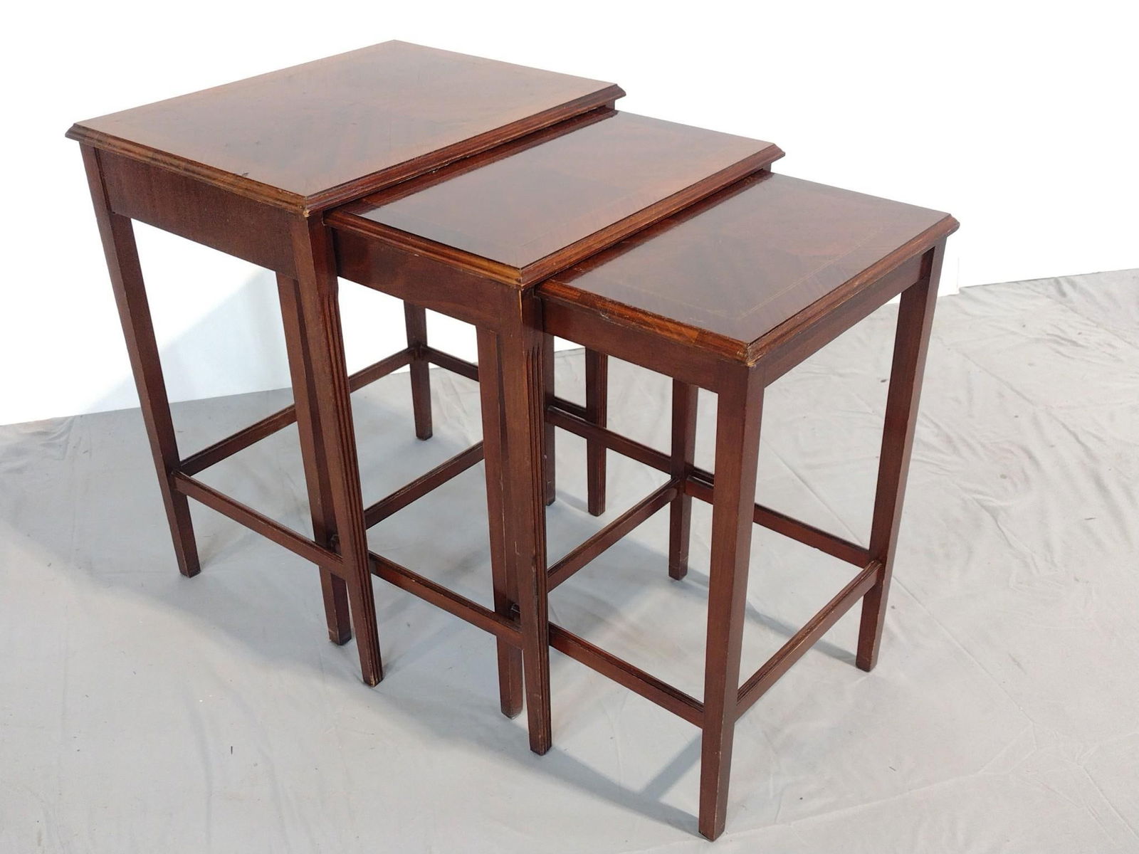 Set Of Nesting Tables (1 of 4)