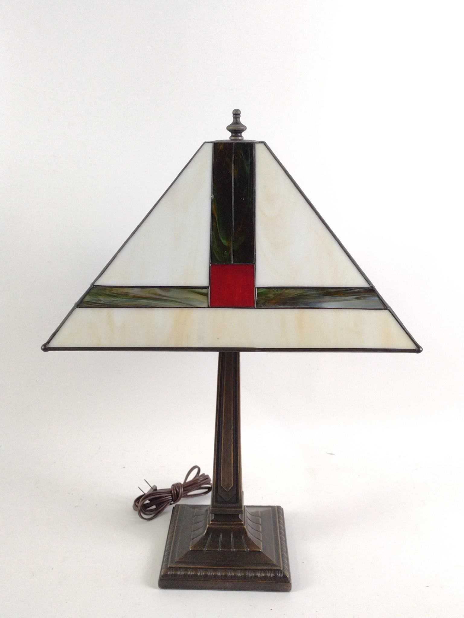 Arts and Crafts Style Table Lamp (1 of 3)