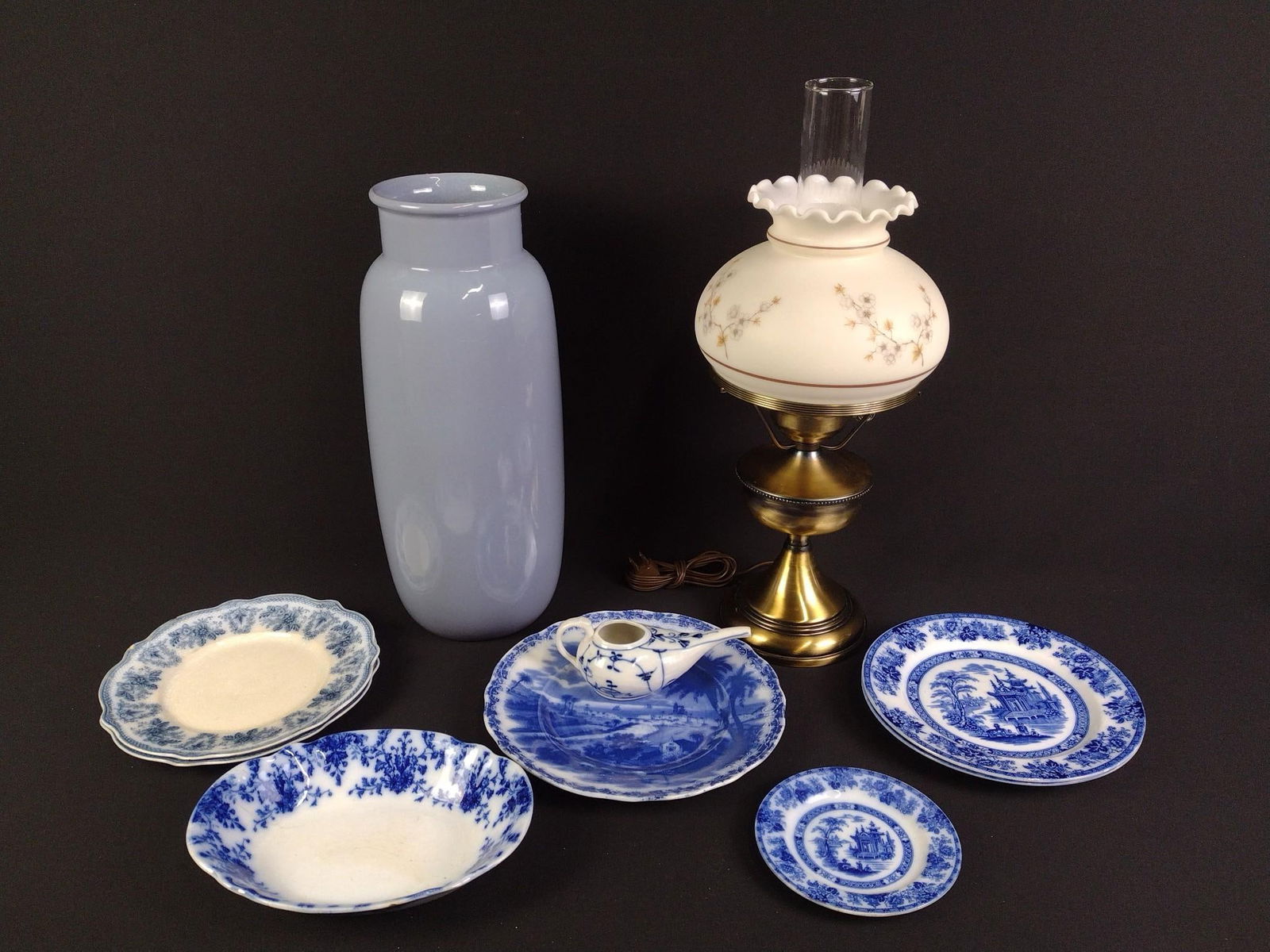 10 Household Articles incl Ceramics and Lamp (1 of 8)