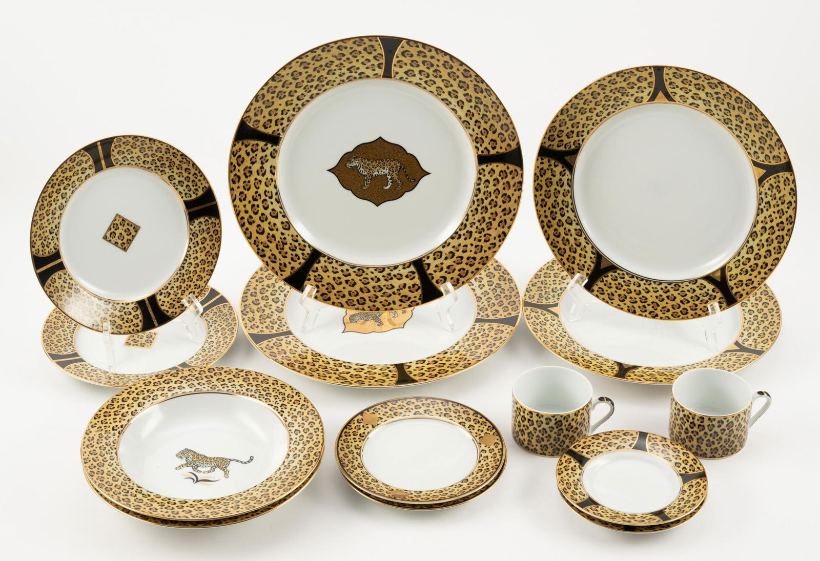 14 Pcs Lynn Chase "Amazonian Jaguar" Dinnerware (1 of 7)