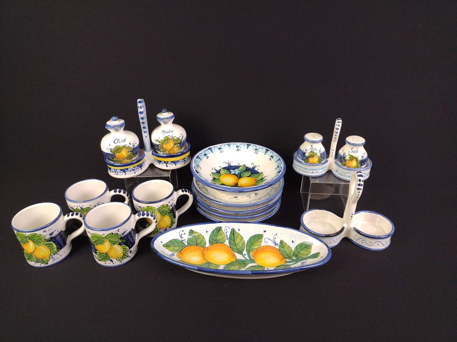 17 Pcs Italian Ceramics (1 of 5)