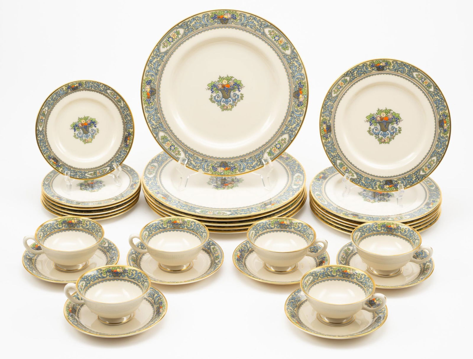 30 Pcs Lenox "Autumn" Dinnerware (1 of 6)