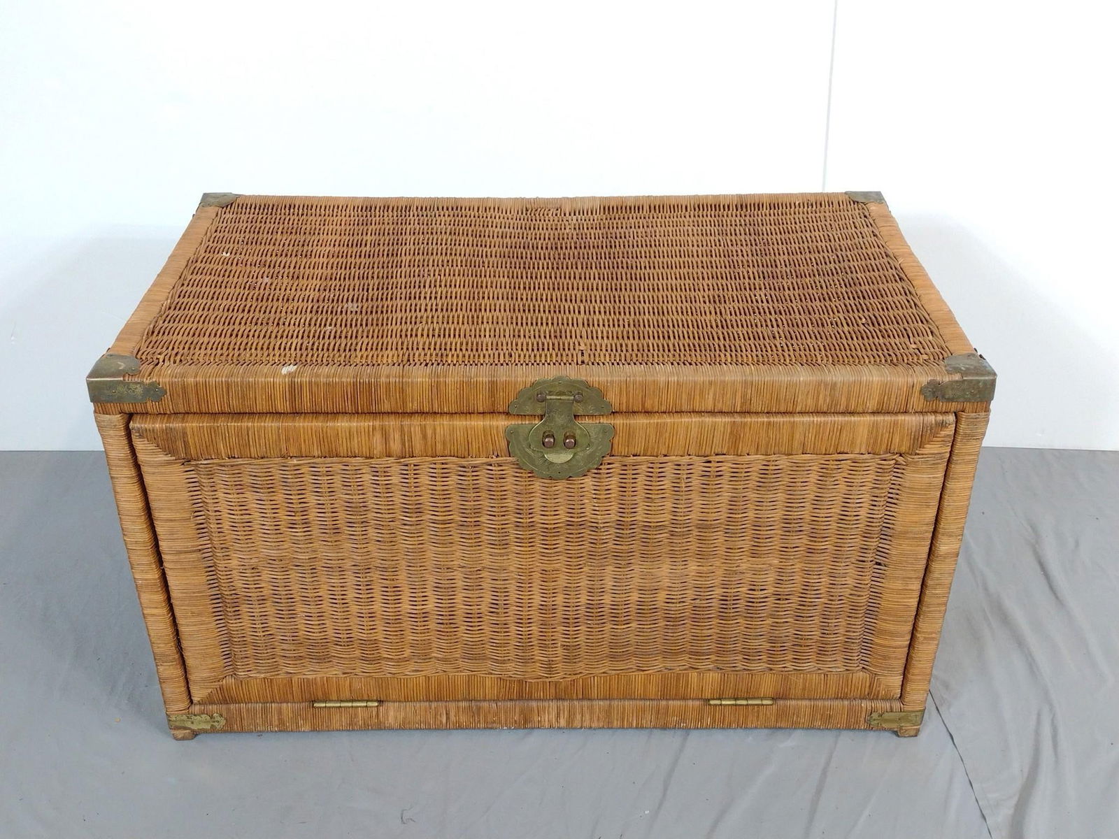 Wicker Chest (1 of 4)