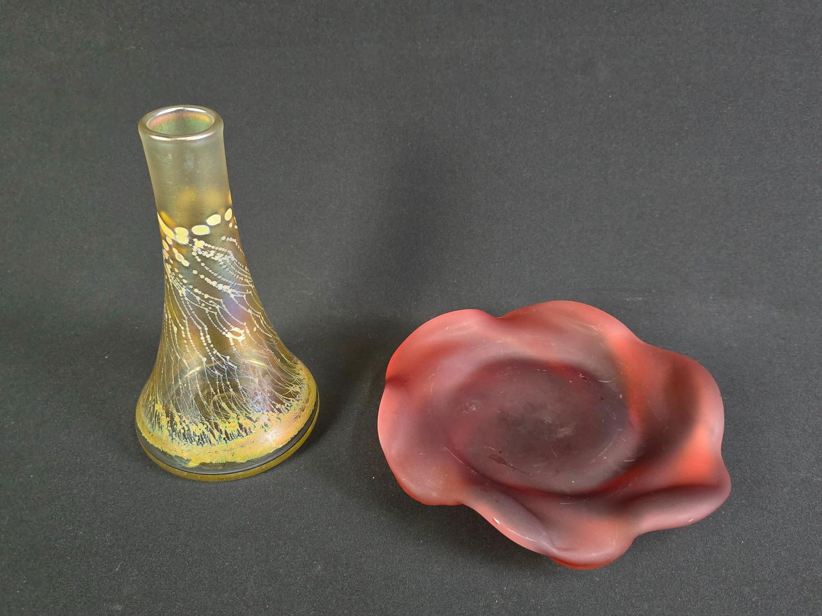 2 Pcs Glassware incl Art Glass Vase (1 of 3)