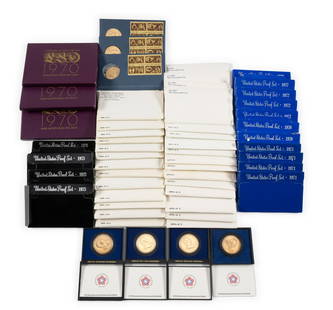 United States Proof Sets & Mint Sets, Commemoratives Incl Silver Coins: 15 proof sets from the 1770's, 16 mint sets from the 1970's, 13 mints sets with silver half dollars from 1968 and 1969, 1970 coins of Great Britain And Northern Ireland, other commemorative coins.