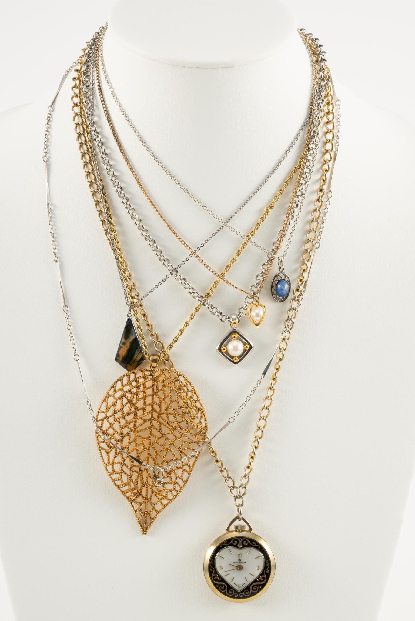 7 Costume Necklaces (1 of 4)