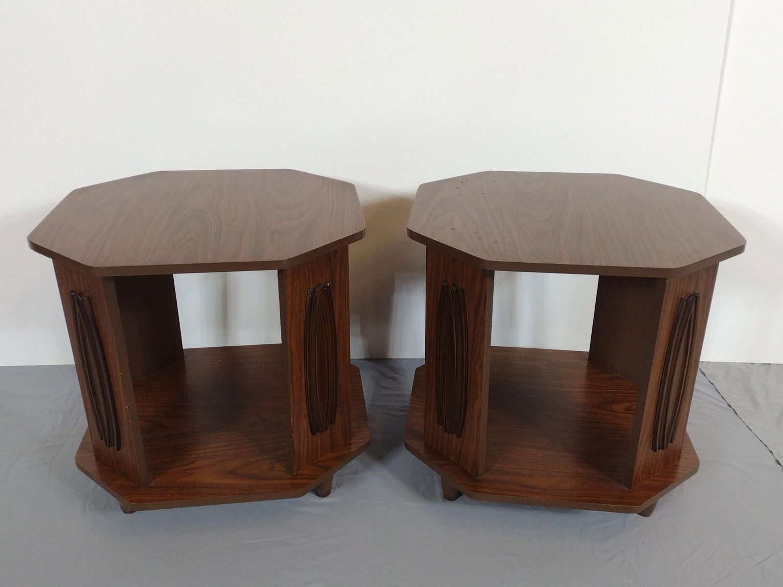 Pair Of Vintage End Tables (1 of 4)
