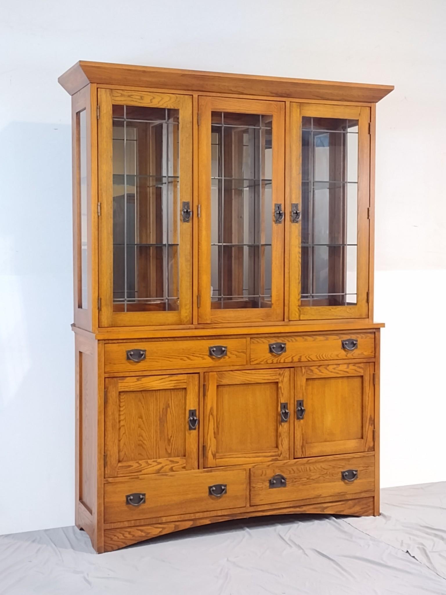 Thomasville Mission Style Hutch (1 of 7)