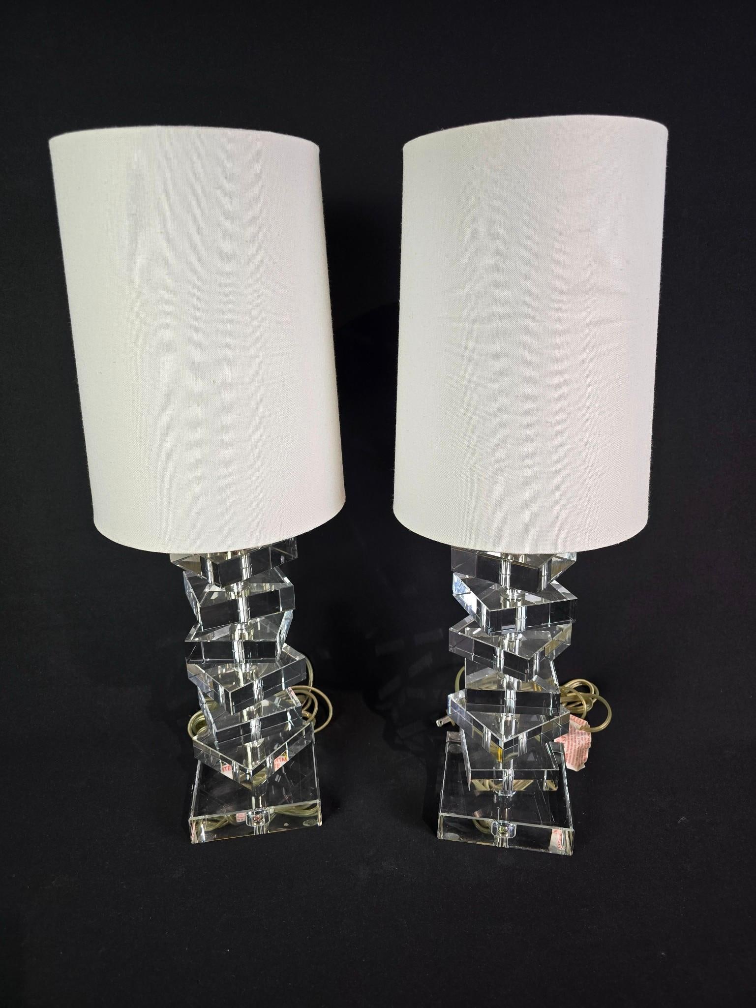 Pr Contemporary Glass Lamps: NOT ELIGIBLE FOR IN-HOUSE SHIPPING. 6 "floating" glass squares per lamp. Can be adjusted to be straight on or offset. Working. Overall with shades: 9" diameter x 26" high.