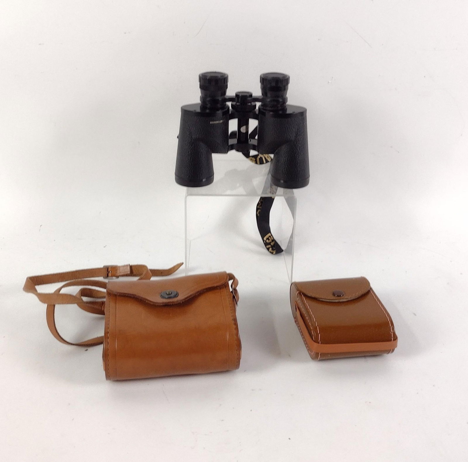 3 Pr Binoculars (1 of 7)