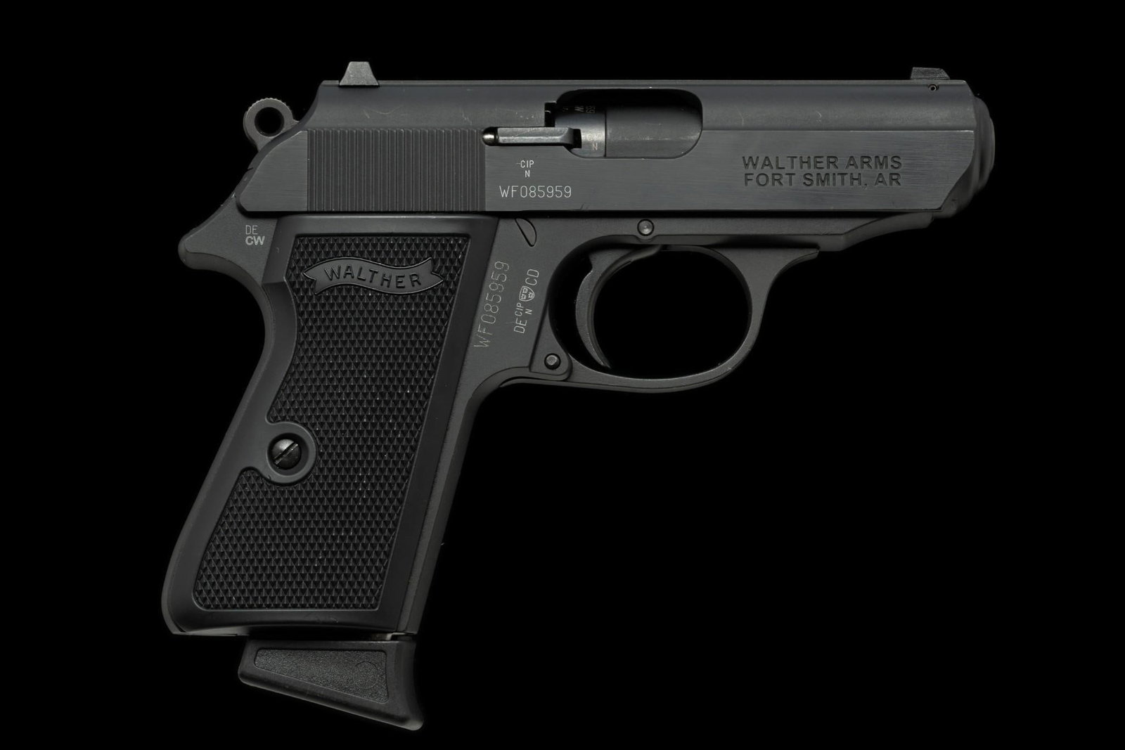 Walther PPK/S Semi Auto Pistol, Caliber .22lr: Serial Number: WF085959 Design: This Walther PPK/S is stock number 503.03.00. This example is finished in matte black and is chambered for the .22 long rifle cartridge and is the same size as the comp