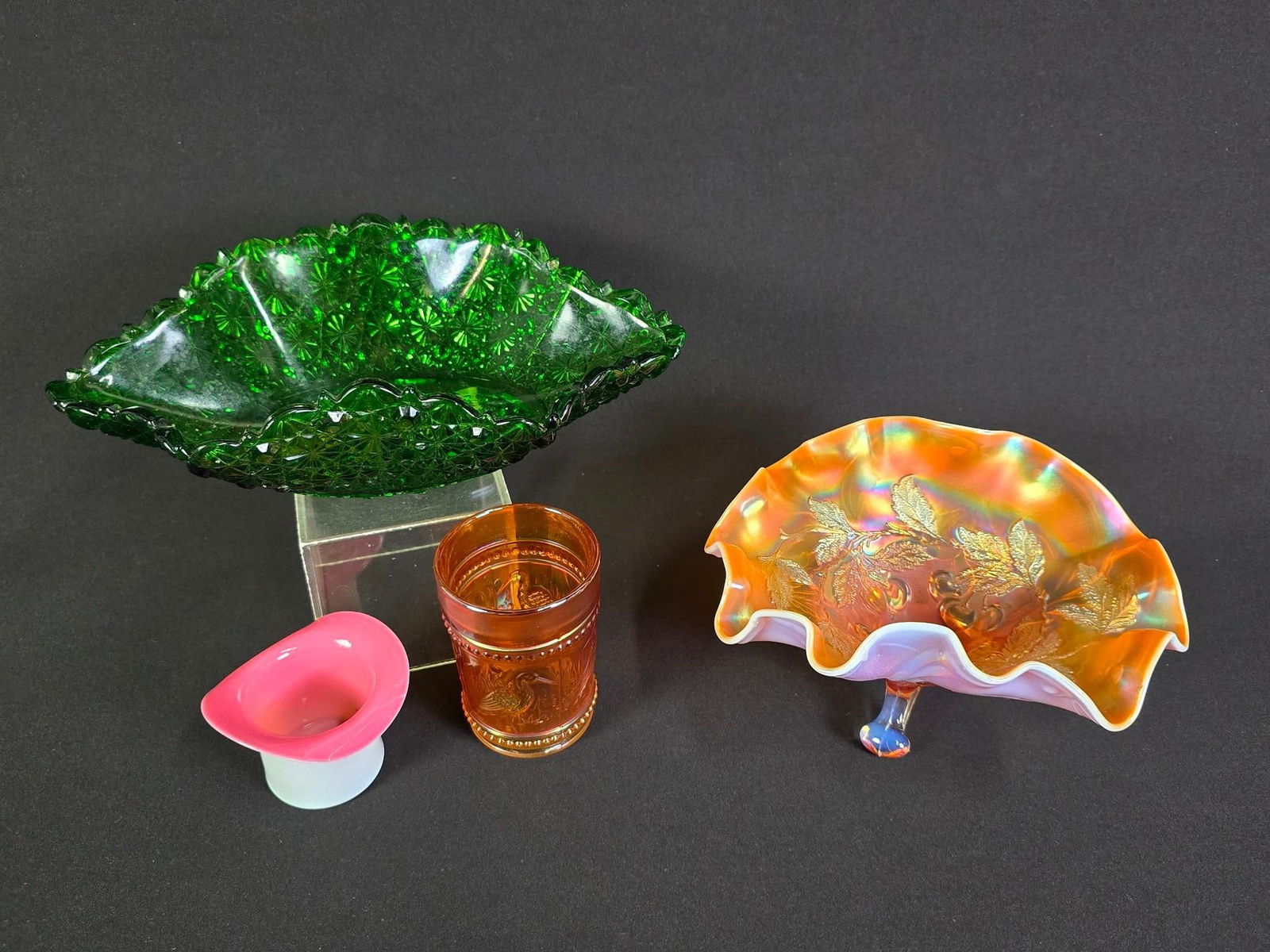 4 Pcs Glassware incl Daisy Button Bowl and Carnival Glass (1 of 2)