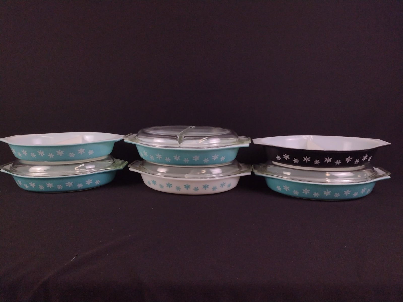 10 Pcs Pyrex "Snowflake" Bakeware (1 of 6)