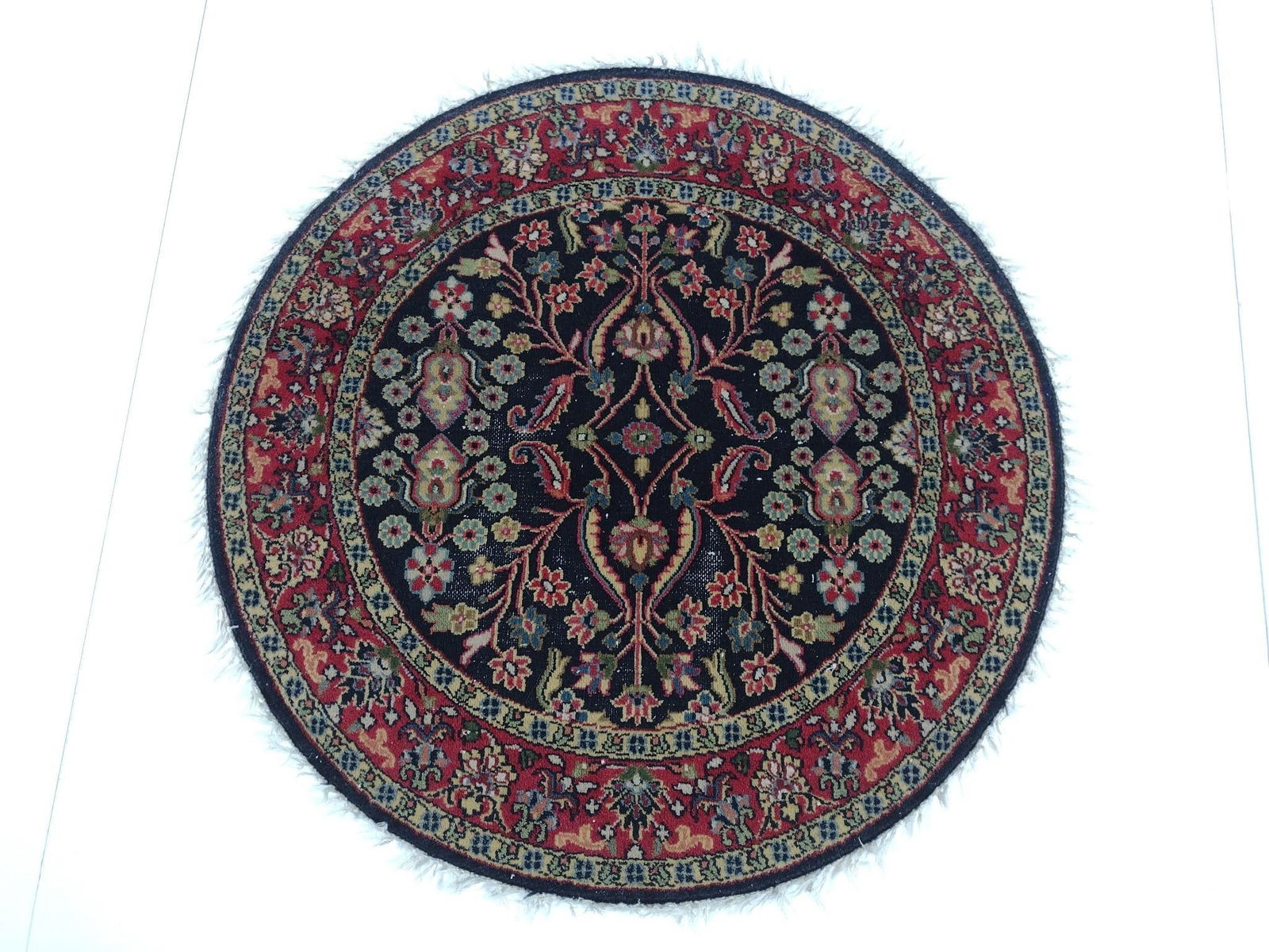 Round Area Rug with Center Medallion (1 of 4)