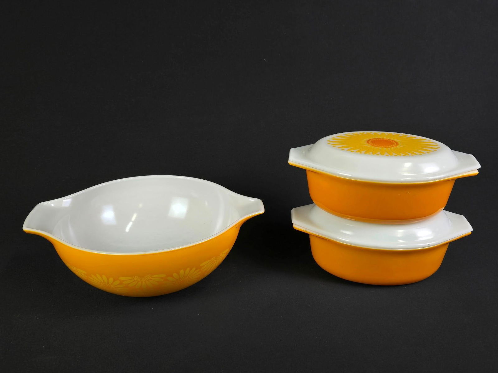 5 Pcs Pyrex "Sunflower" Bakeware and Cinderella Bowl (1 of 5)