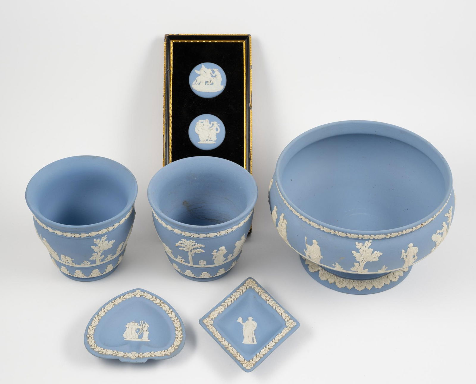 6 Pcs Wedgwood incl Medallions Mounted (1 of 6)