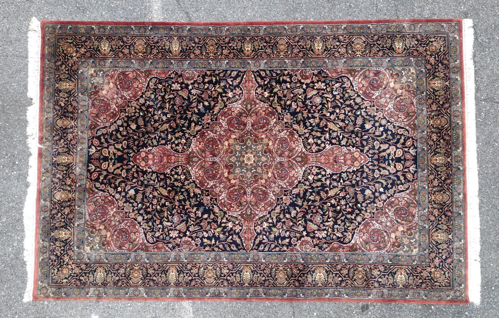 Vintage Area Rug with Diamond Center Medallion (1 of 6)