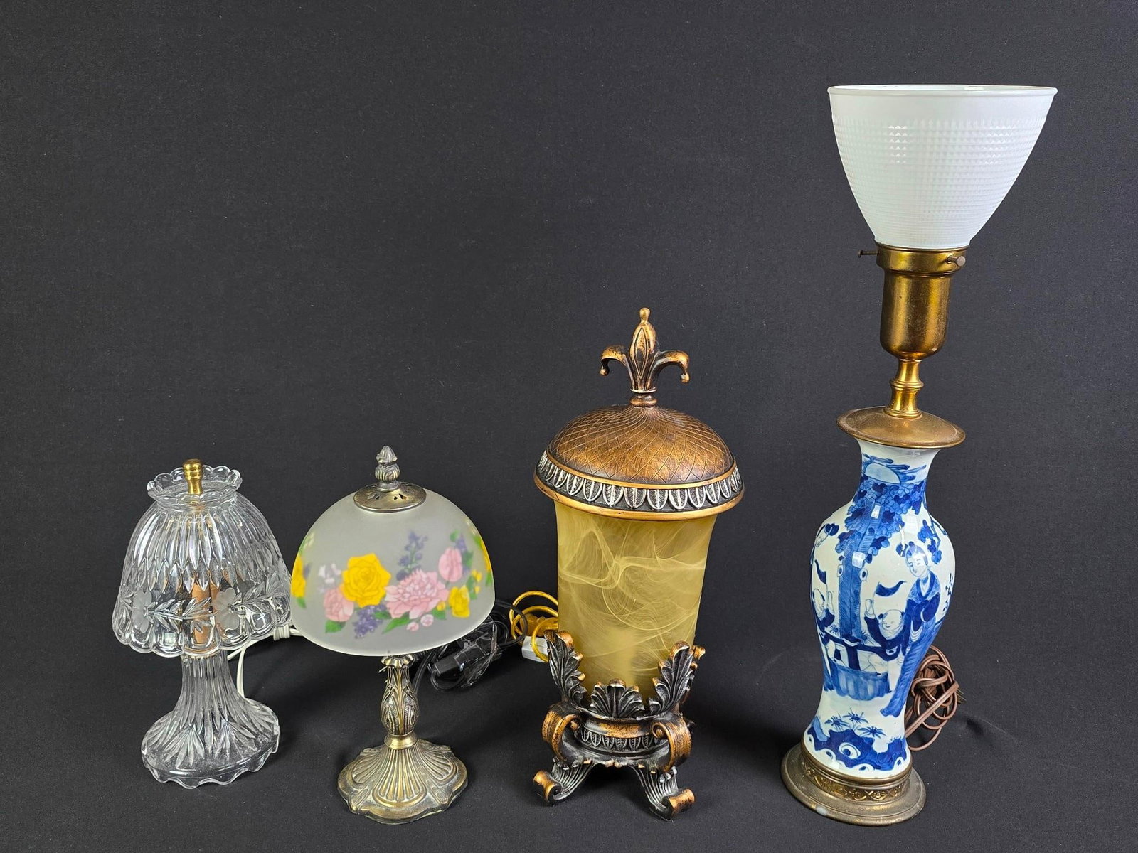 4 Vintage Table Lamps incl Asian: NOT ELIGIBLE FOR IN-HOUSE SHIPPING. 11" to 22-1/2" high. Asian blue and white lamp with crack.