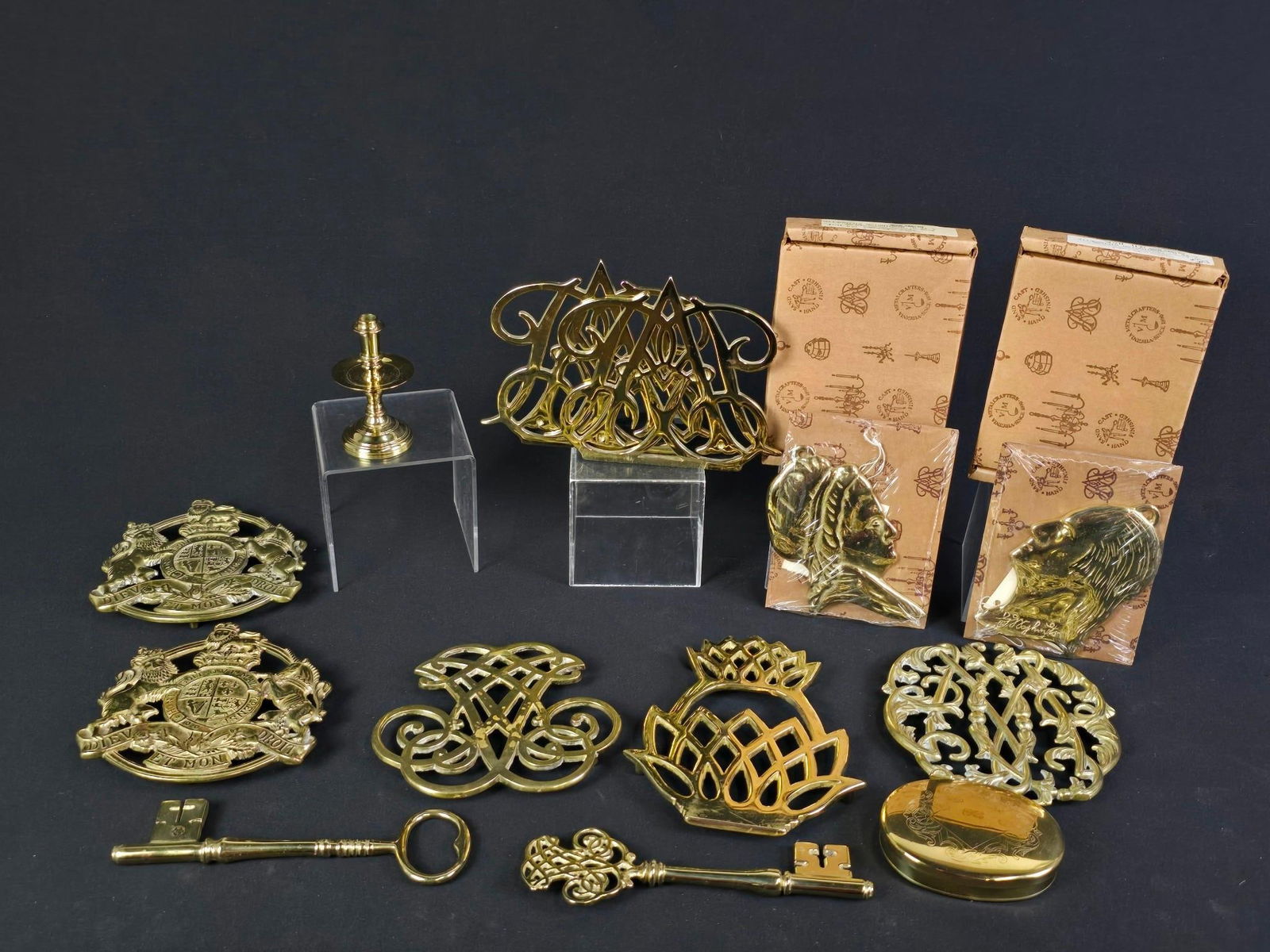 13 Pcs Williamsburg Brass incl George and Martha Silhouettes (1 of 3)