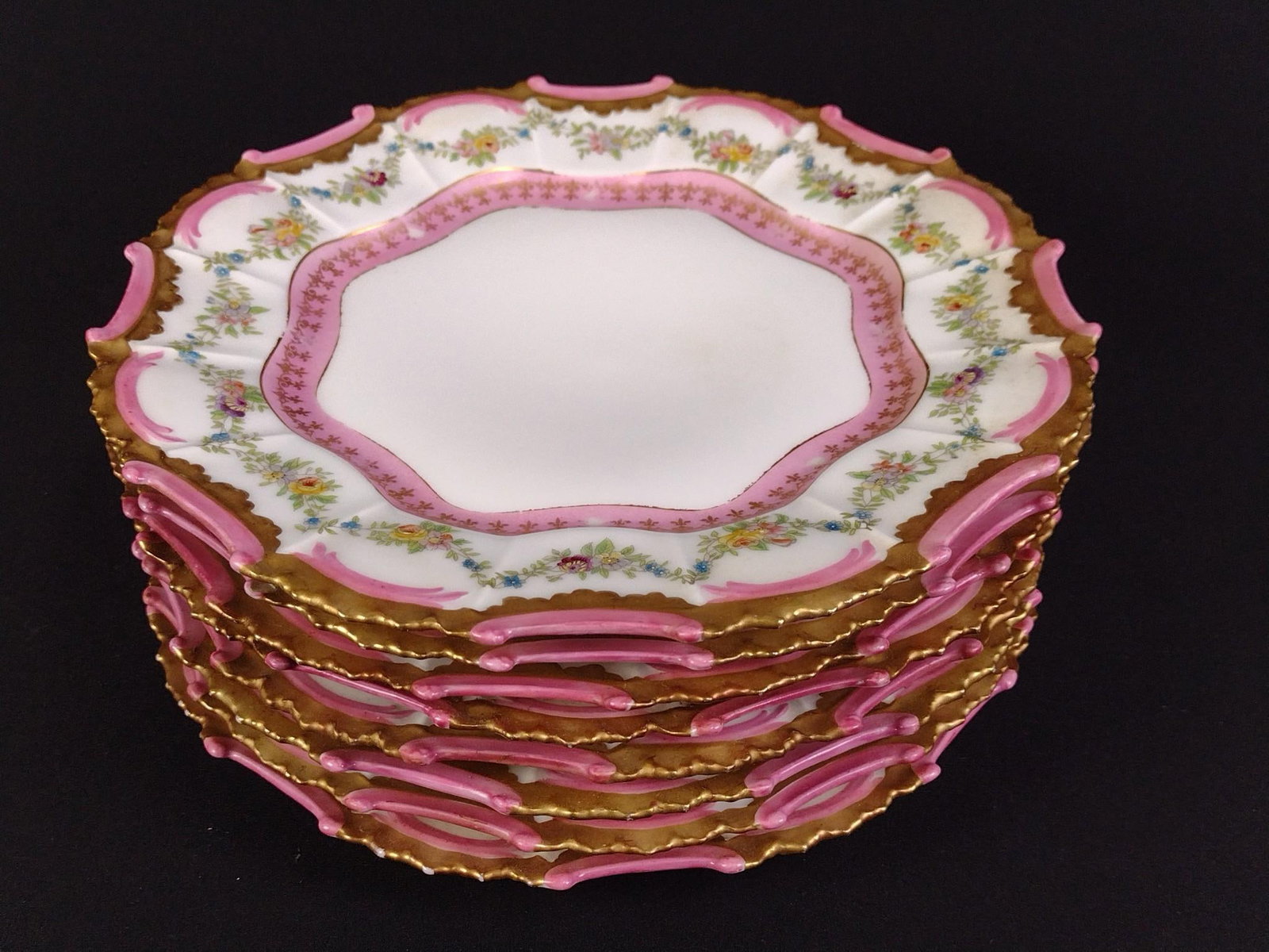8 Tressemann & Vogt France Limoges Plates: 9-3/4" diameter.