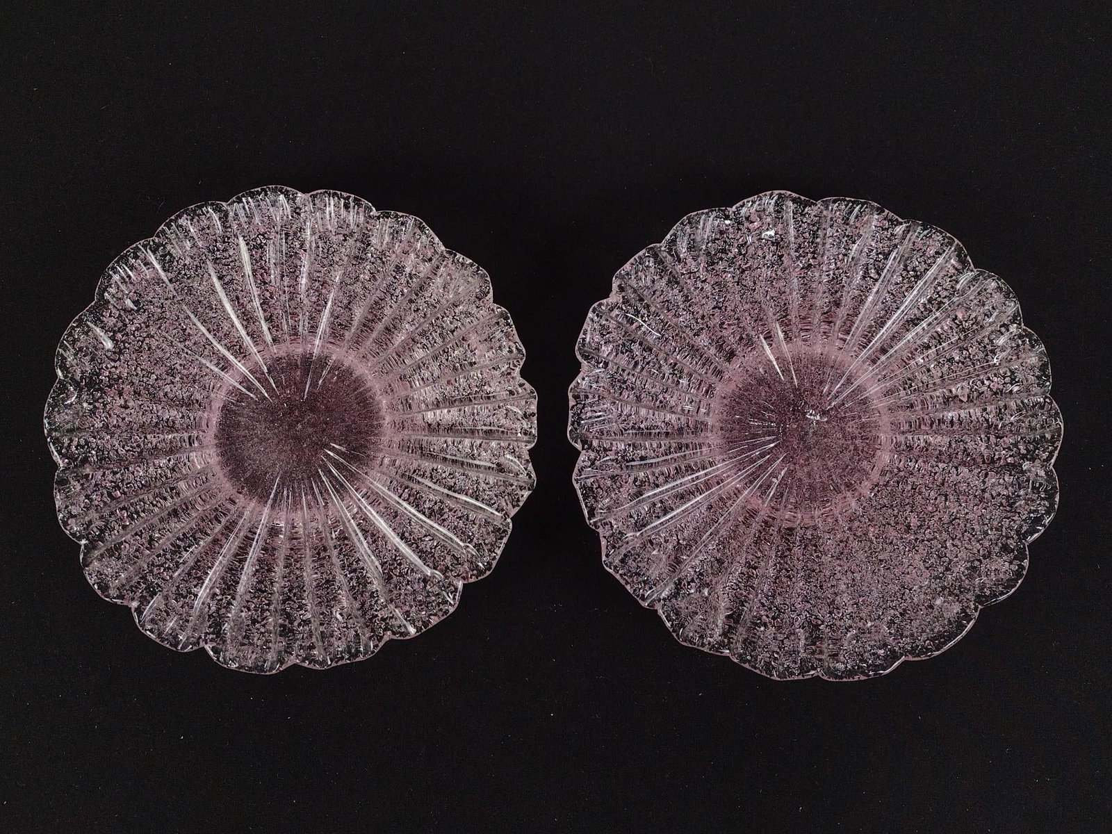 2 Murano Ruffled Trays: Each 7-3/4" diameter.