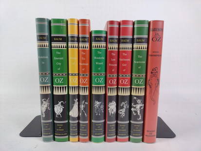 9 Wizard Of Oz Books: Some minor wear consistent with age and use.