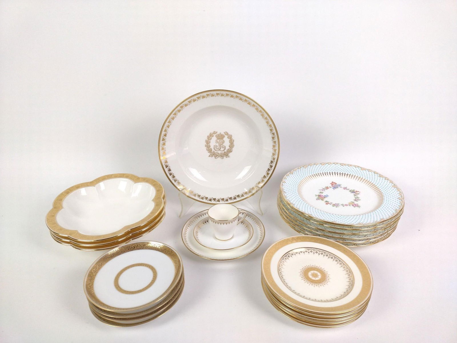 22 Pcs Incl Minton (1 of 5)