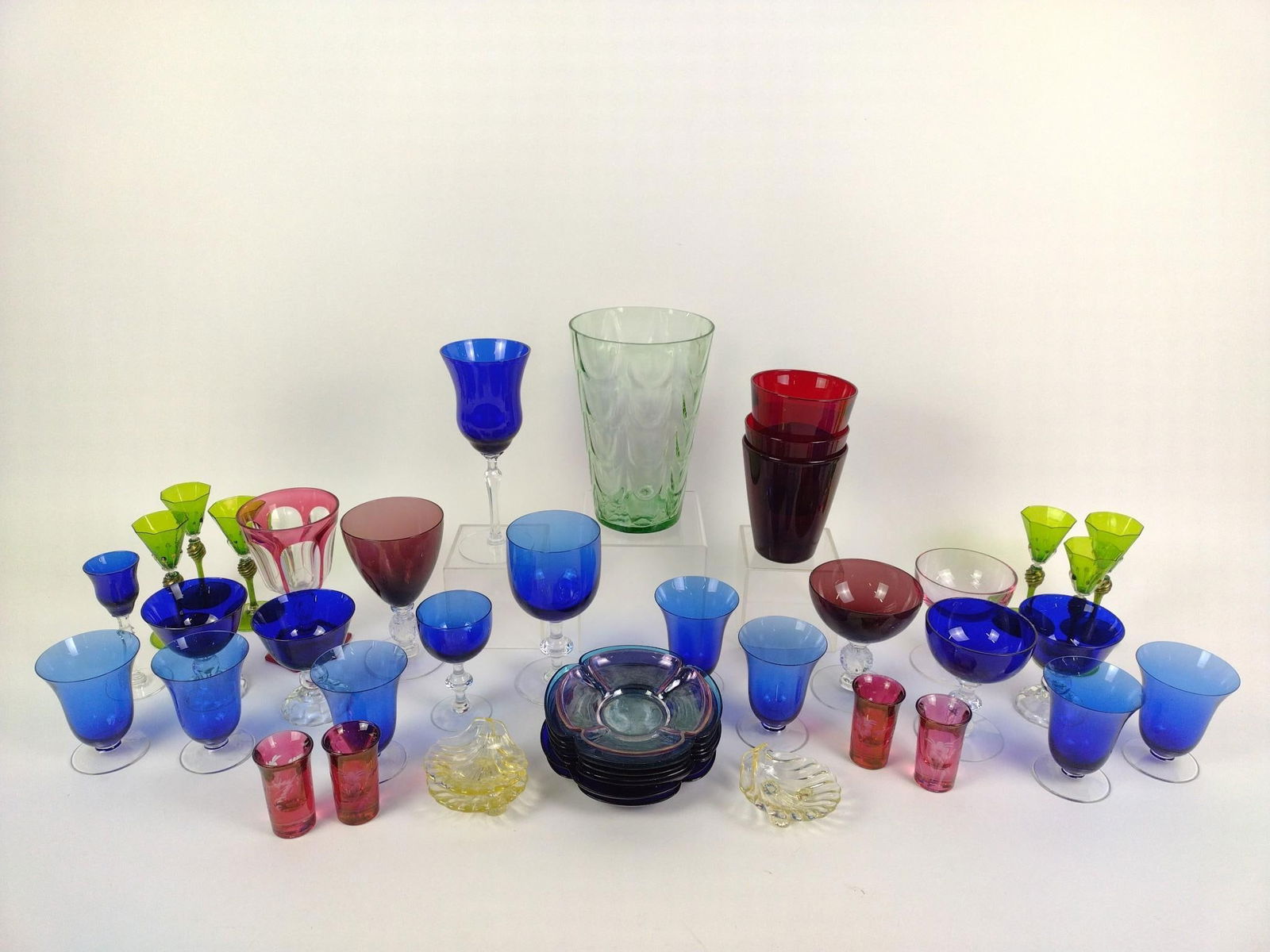 44 Pcs Colored Glassware (1 of 4)
